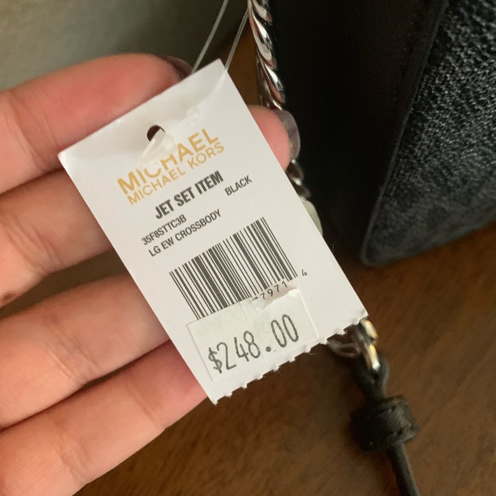 New MK Jet set crossbody 🖤 - Picture 3 of 6
